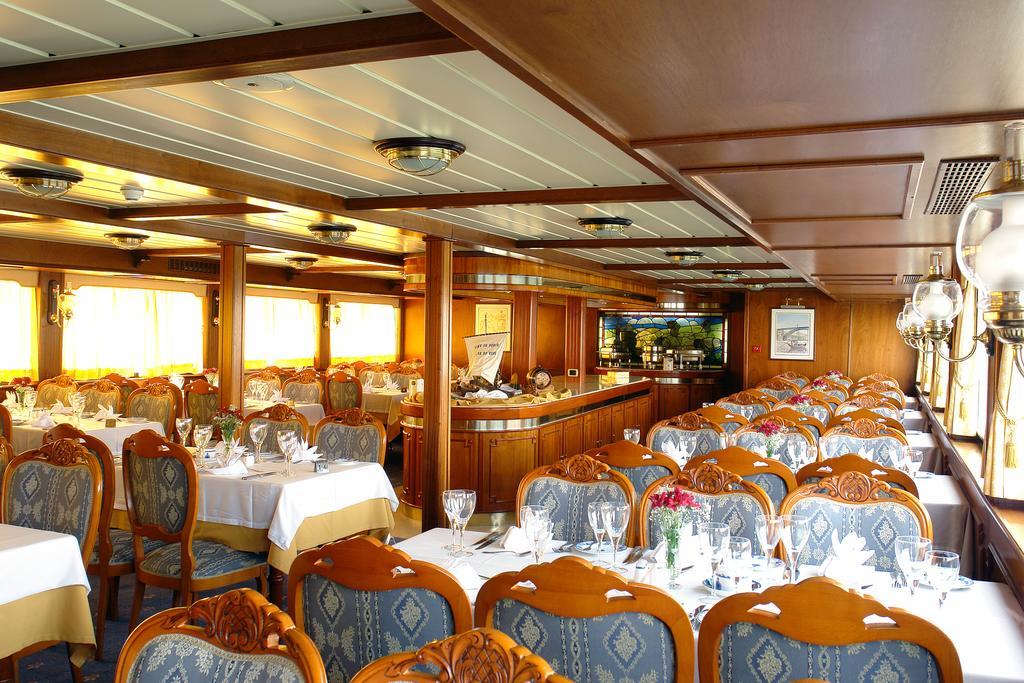 Invicta Ribeira Boat Hotel OOporto Esterno foto