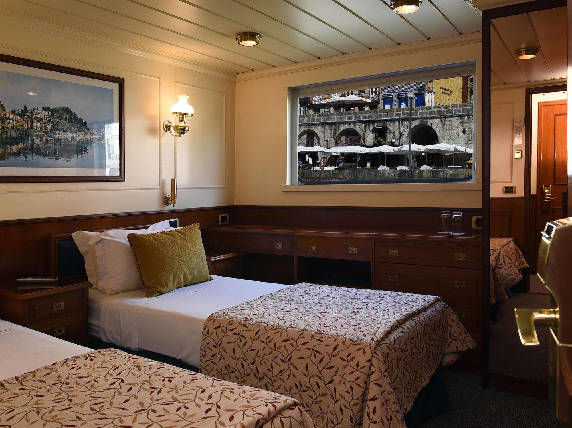 Invicta Ribeira Boat Hotel OOporto Esterno foto