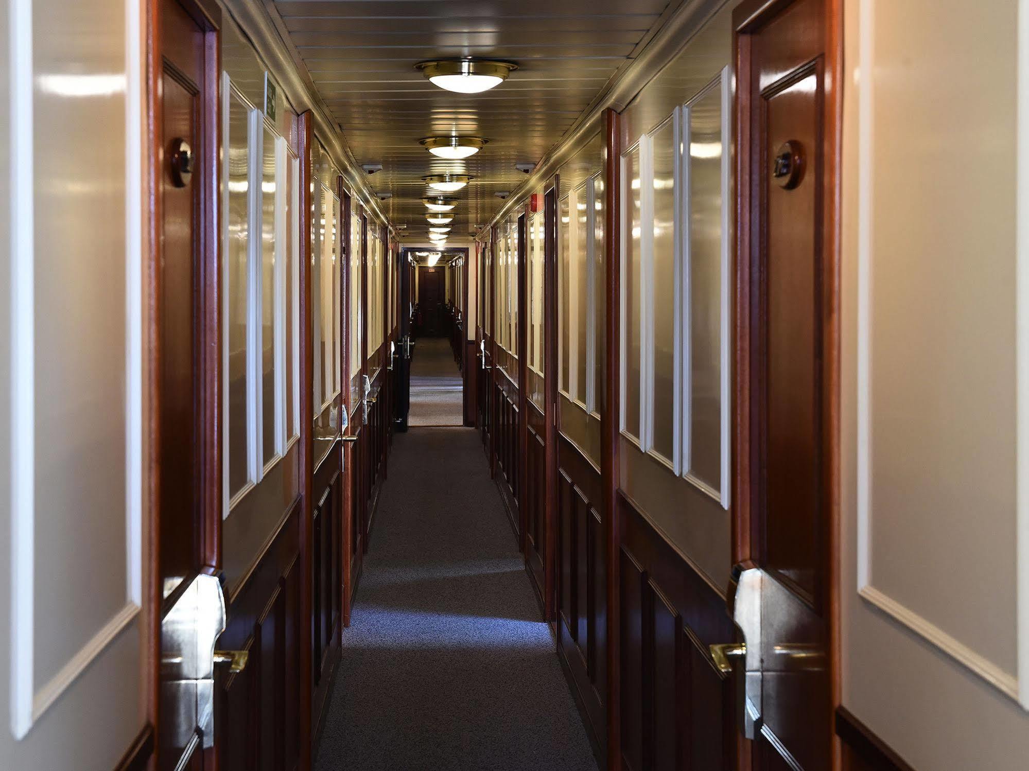 Invicta Ribeira Boat Hotel OOporto Esterno foto